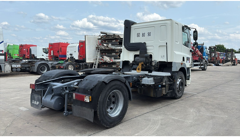 DAF 85 CF 410 (LOW CABIN / PETIT CABINE / TRES PROPRE / CLEAN CONDITION) - Nyergesvontató: 5 kép. DAF 85 CF 410 (LOW CABIN / PETIT CABINE / TRES PROPRE / CLEAN CONDITION) - Nyergesvontató: 5 kép.