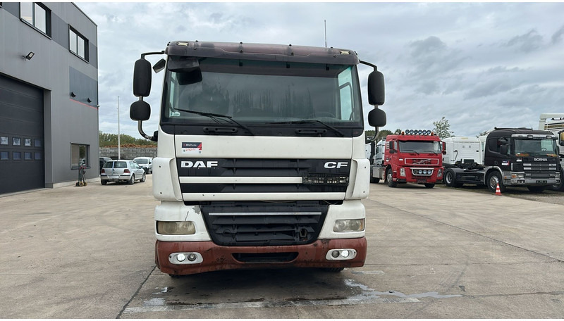 DAF CF 85.410 (BOITE MANUELLE / MANUAL GEARBOX) - Nyergesvontató: 4 kép. DAF CF 85.410 (BOITE MANUELLE / MANUAL GEARBOX) - Nyergesvontató: 4 kép.