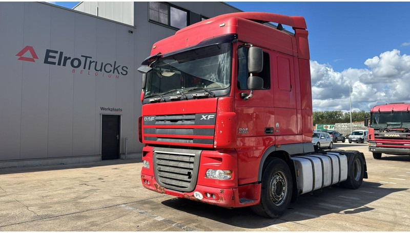 DAF XF 105.410 (BOITE MANUELLE / MANUAL GEARBOX) - Nyergesvontató: 1 kép. DAF XF 105.410 (BOITE MANUELLE / MANUAL GEARBOX) - Nyergesvontató: 1 kép.