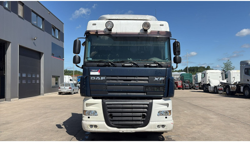 DAF XF 105.410 (GOOD CONDITION / AIRCO / AC) - Nyergesvontató: 2 kép. DAF XF 105.410 (GOOD CONDITION / AIRCO / AC) - Nyergesvontató: 2 kép.
