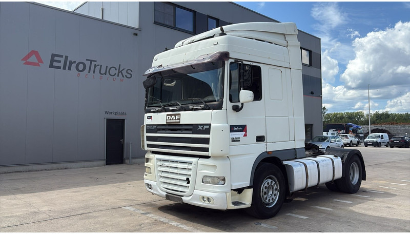 DAF XF 105.460 (AIRCO / GOOD CONDITION / BONNE ETAT) - Nyergesvontató: 1 kép. DAF XF 105.460 (AIRCO / GOOD CONDITION / BONNE ETAT) - Nyergesvontató: 1 kép.