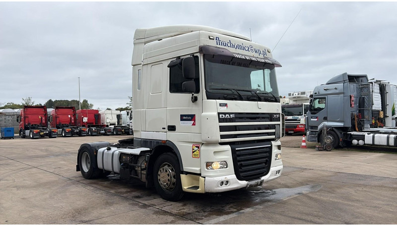 Nyergesvontató DAF XF 105.460 (BOITE MANUELLE / MANUAL GEARBOX): 6 kép. Nyergesvontató DAF XF 105.460 (BOITE MANUELLE / MANUAL GEARBOX): 6 kép.