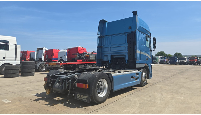 DAF XF 105.460 (BOITE MANUELLE / MANUAL GEARBOX / PARFAIT ETAT / TRES PROPRE) - Nyergesvontató: 5 kép. DAF XF 105.460 (BOITE MANUELLE / MANUAL GEARBOX / PARFAIT ETAT / TRES PROPRE) - Nyergesvontató: 5 kép.