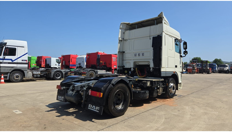 DAF XF 105.460 (BOITE MANUELLE / MANUAL GEARBOX / PROPRE) - Nyergesvontató: 5 kép. DAF XF 105.460 (BOITE MANUELLE / MANUAL GEARBOX / PROPRE) - Nyergesvontató: 5 kép.