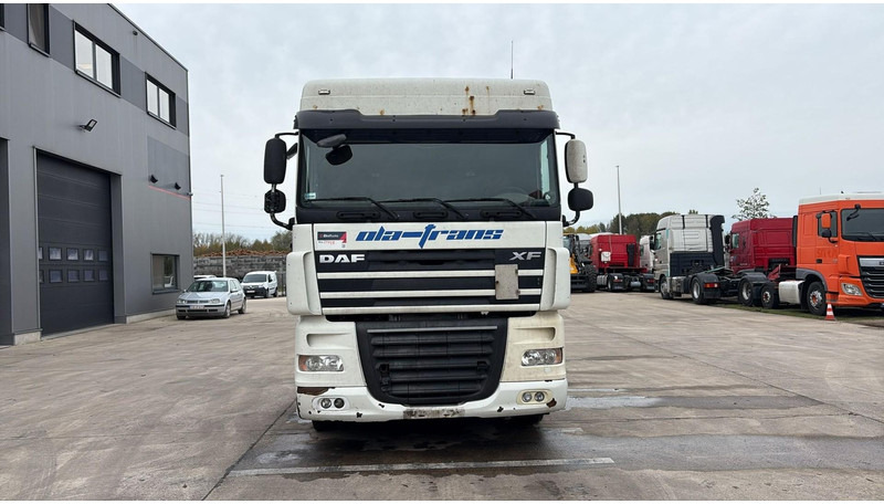 DAF XF 105.460 (GOOD CONDITION / BONNE ETAT) - Nyergesvontató: 2 kép. DAF XF 105.460 (GOOD CONDITION / BONNE ETAT) - Nyergesvontató: 2 kép.
