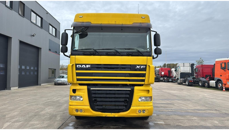 DAF XF 105.460 (GOOD CONDITION / BONNE ETAT) - Nyergesvontató: 2 kép. DAF XF 105.460 (GOOD CONDITION / BONNE ETAT) - Nyergesvontató: 2 kép.