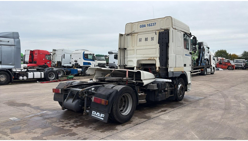 DAF XF 105.460 (GOOD CONDITION / BONNE ETAT) - Nyergesvontató: 4 kép. DAF XF 105.460 (GOOD CONDITION / BONNE ETAT) - Nyergesvontató: 4 kép.