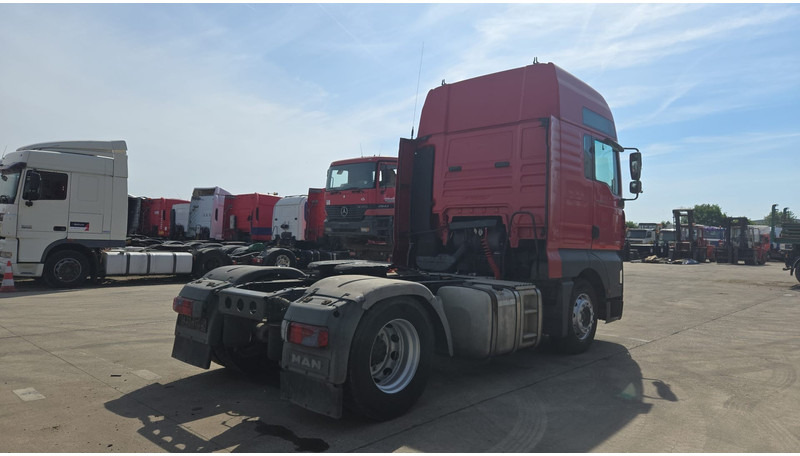 MAN TGA 18.390 (BOITE MANUELLE / MANUAL GEARBOX / PTO / POMPE HYDRAULIQUE) - Nyergesvontató: 5 kép. MAN TGA 18.390 (BOITE MANUELLE / MANUAL GEARBOX / PTO / POMPE HYDRAULIQUE) - Nyergesvontató: 5 kép.