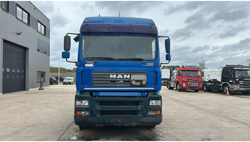 MAN TGA 18.390 (RETARDER / GOOD CONDITION) - Nyergesvontató: 4 kép. MAN TGA 18.390 (RETARDER / GOOD CONDITION) - Nyergesvontató: 4 kép.