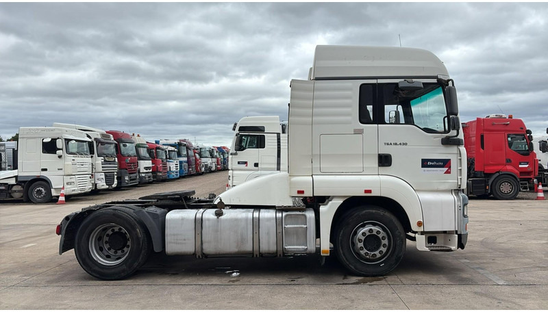 MAN TGA 18.430 (PTO / POMPE HYDRAULIQUE / MANUAL GEARBOX / BOITE MANUELLE / HYDRAULIC PUMP) - Nyergesvontató: 3 kép. MAN TGA 18.430 (PTO / POMPE HYDRAULIQUE / MANUAL GEARBOX / BOITE MANUELLE / HYDRAULIC PUMP) - Nyergesvontató: 3 kép.