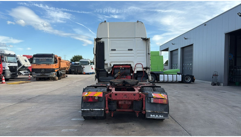 MAN TGA 18.480 (POMPE MANUELLE / MANUAL PUMP / MANUAL GEARBOX / BOITE MANUELLE) - Nyergesvontató: 5 kép. MAN TGA 18.480 (POMPE MANUELLE / MANUAL PUMP / MANUAL GEARBOX / BOITE MANUELLE) - Nyergesvontató: 5 kép.