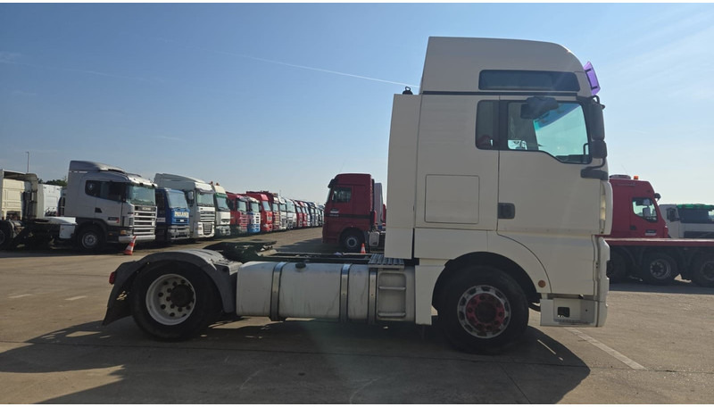 MAN TGX 18.440 (MANUAL GEARBOX / RETARDER / BOITE MANUELLE / AIRCO / GOOD CONDITION) - Nyergesvontató: 3 kép. MAN TGX 18.440 (MANUAL GEARBOX / RETARDER / BOITE MANUELLE / AIRCO / GOOD CONDITION) - Nyergesvontató: 3 kép.