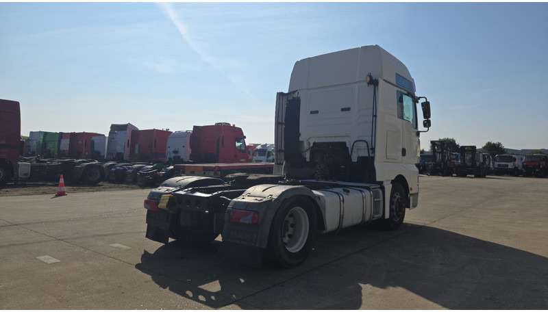 MAN TGX 18.440 (MANUAL GEARBOX / RETARDER / BOITE MANUELLE / AIRCO / GOOD CONDITION) - Nyergesvontató: 4 kép. MAN TGX 18.440 (MANUAL GEARBOX / RETARDER / BOITE MANUELLE / AIRCO / GOOD CONDITION) - Nyergesvontató: 4 kép.
