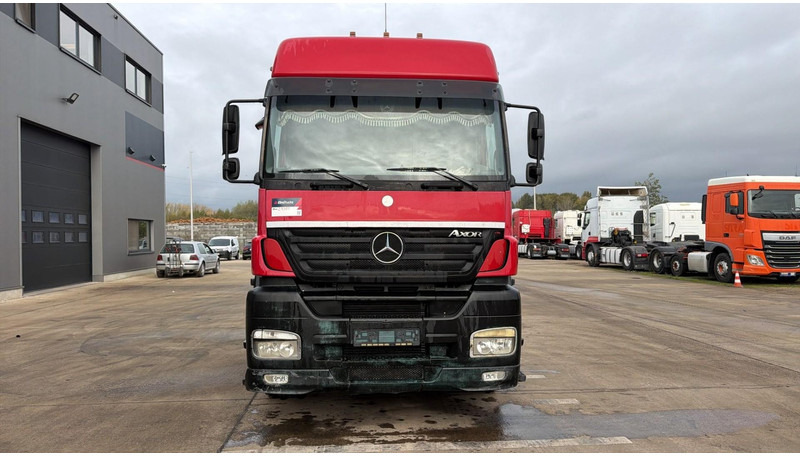 Mercedes-Benz AXOR 1843 (BOITE MANUELLE / MANUAL GEARBOX) - Nyergesvontató: 2 kép. Mercedes-Benz AXOR 1843 (BOITE MANUELLE / MANUAL GEARBOX) - Nyergesvontató: 2 kép.