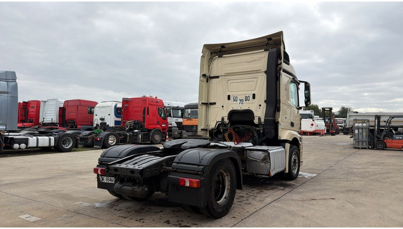 Mercedes-Benz Actros 1845 (PERFECT CONDITION / EURO 5) - Nyergesvontató: 4 kép. Mercedes-Benz Actros 1845 (PERFECT CONDITION / EURO 5) - Nyergesvontató: 4 kép.