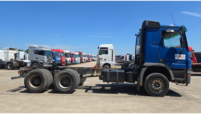 Mercedes-Benz Actros 2641 (LAMES / STEEL SUSP. / EPS / 3 PEDALES / GRAND PONT) - Nyergesvontató: 3 kép. Mercedes-Benz Actros 2641 (LAMES / STEEL SUSP. / EPS / 3 PEDALES / GRAND PONT) - Nyergesvontató: 3 kép.