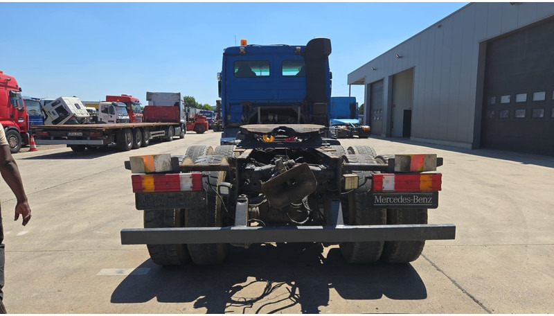 Mercedes-Benz Actros 2641 (LAMES / STEEL SUSP. / EPS / 3 PEDALES / GRAND PONT) - Nyergesvontató: 5 kép. Mercedes-Benz Actros 2641 (LAMES / STEEL SUSP. / EPS / 3 PEDALES / GRAND PONT) - Nyergesvontató: 5 kép.