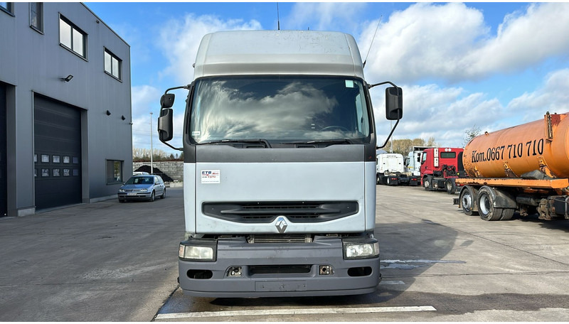 Renault Premium 420 (MANUAL GEARBOX / BOITE MANUELLE) - Nyergesvontató: 2 kép. Renault Premium 420 (MANUAL GEARBOX / BOITE MANUELLE) - Nyergesvontató: 2 kép.