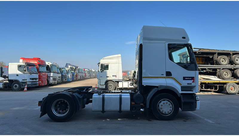 Renault Premium 420 (TRES PROPRE / PARFAIT ETAT / BOITE MANUELLE / MANUAL GEARBOX) - Nyergesvontató: 2 kép. Renault Premium 420 (TRES PROPRE / PARFAIT ETAT / BOITE MANUELLE / MANUAL GEARBOX) - Nyergesvontató: 2 kép.