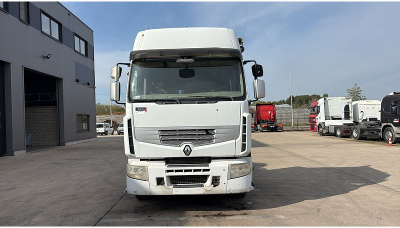 Renault Premium 440 DXI (BOITE MANUELLE / MANUAL GEARBOX) - Nyergesvontató: 2 kép. Renault Premium 440 DXI (BOITE MANUELLE / MANUAL GEARBOX) - Nyergesvontató: 2 kép.