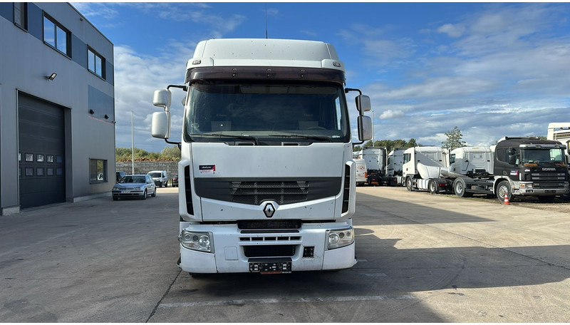 Renault Premium 440 DXI - Nyergesvontató: 3 kép. Renault Premium 440 DXI - Nyergesvontató: 3 kép.