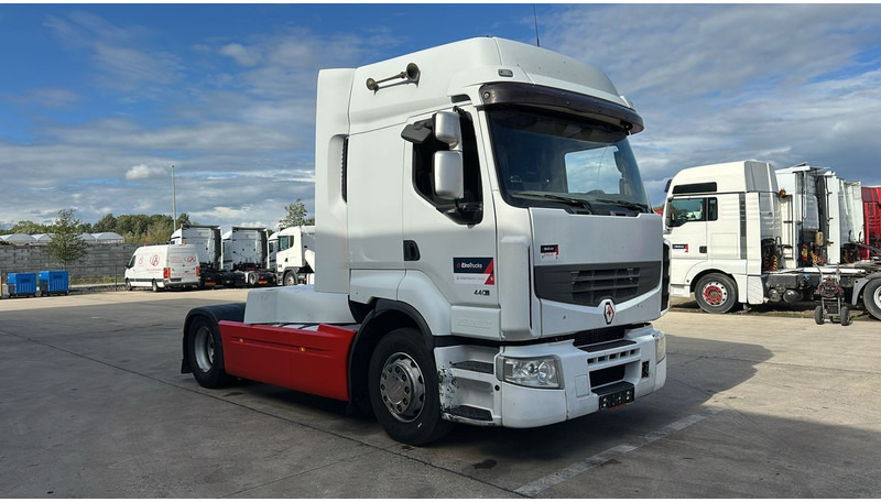 Renault Premium 440 DXI - Nyergesvontató: 2 kép. Renault Premium 440 DXI - Nyergesvontató: 2 kép.