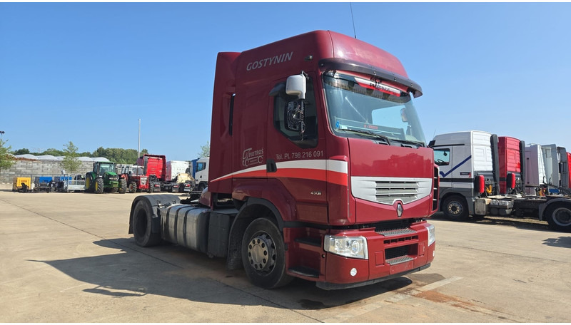 Renault Premium 450 (BOITE MANUELLE / MANUAL GEARBOX / AIRCO) - Nyergesvontató: 3 kép. Renault Premium 450 (BOITE MANUELLE / MANUAL GEARBOX / AIRCO) - Nyergesvontató: 3 kép.