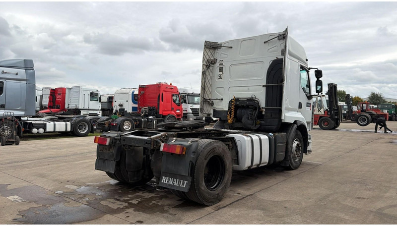 Renault Premium 450 (BOITE MANUELLE / MANUAL GEARBOX) - Nyergesvontató: 4 kép. Renault Premium 450 (BOITE MANUELLE / MANUAL GEARBOX) - Nyergesvontató: 4 kép.