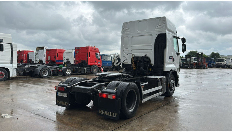 Renault Premium 450 (BOITE MANUELLE / MANUAL GEARBOX) - Nyergesvontató: 5 kép. Renault Premium 450 (BOITE MANUELLE / MANUAL GEARBOX) - Nyergesvontató: 5 kép.