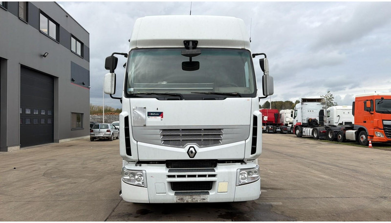 Renault Premium 450 (BOITE MANUELLE / MANUAL GEARBOX) - Nyergesvontató: 2 kép. Renault Premium 450 (BOITE MANUELLE / MANUAL GEARBOX) - Nyergesvontató: 2 kép.