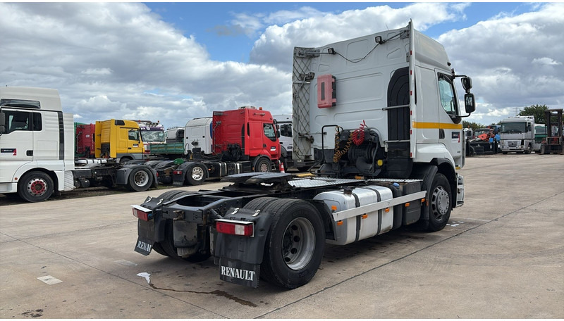 Renault Premium 450 DXI (BOITE MANUELLE / MANUAL GEARBOX) - Nyergesvontató: 4 kép. Renault Premium 450 DXI (BOITE MANUELLE / MANUAL GEARBOX) - Nyergesvontató: 4 kép.
