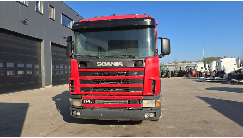 Scania 114 - 380 (PTO / HYDRAULIC PUMP / MANUAL GEARBOX / BOITE MANUELLE / LOW CAB) - Nyergesvontató: 2 kép. Scania 114 - 380 (PTO / HYDRAULIC PUMP / MANUAL GEARBOX / BOITE MANUELLE / LOW CAB) - Nyergesvontató: 2 kép.