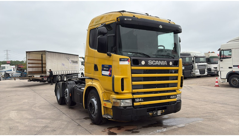 Scania 124-420 (6X2 / 8 TYRES / ORIGINAL TRACTOR UNIT / FRONT STEEL) - Nyergesvontató: 3 kép. Scania 124-420 (6X2 / 8 TYRES / ORIGINAL TRACTOR UNIT / FRONT STEEL) - Nyergesvontató: 3 kép.