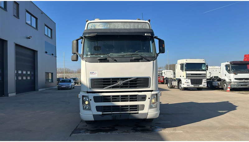Volvo FH 400 (GOOD CONDITION / CLEAN CHASSIS / EURO 5) - Nyergesvontató: 2 kép. Volvo FH 400 (GOOD CONDITION / CLEAN CHASSIS / EURO 5) - Nyergesvontató: 2 kép.