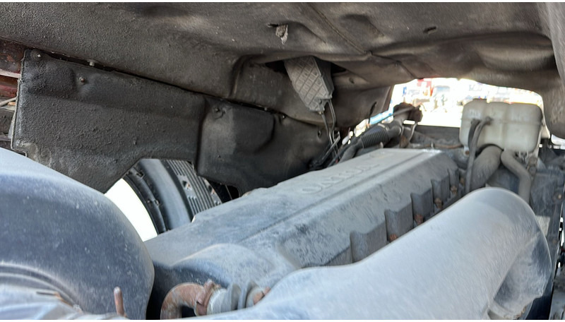 Nyergesvontató Volvo FH 400 (MANUAL GEARBOX / EURO 5 / BOITE MANUELLE): 19 kép.