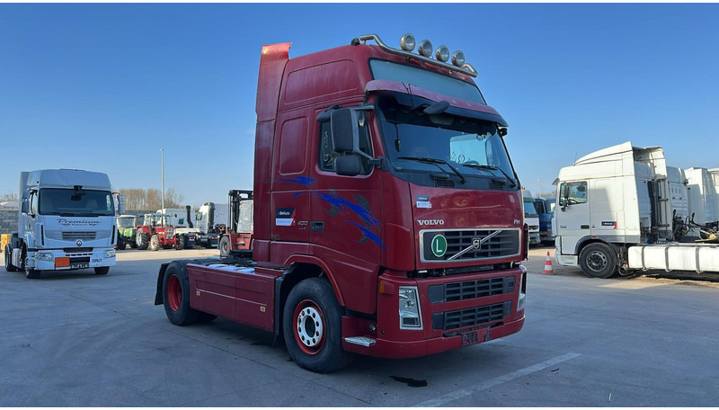 Volvo FH 400 (MANUAL GEARBOX / EURO 5 / BOITE MANUELLE) - Nyergesvontató: 3 kép. Volvo FH 400 (MANUAL GEARBOX / EURO 5 / BOITE MANUELLE) - Nyergesvontató: 3 kép.