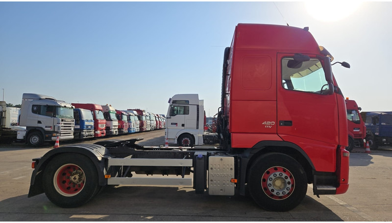 Volvo FH 420 (CLEAN TRUCK / GOOD CONDITION / CHASSIS GOOD) - Nyergesvontató: 4 kép. Volvo FH 420 (CLEAN TRUCK / GOOD CONDITION / CHASSIS GOOD) - Nyergesvontató: 4 kép.