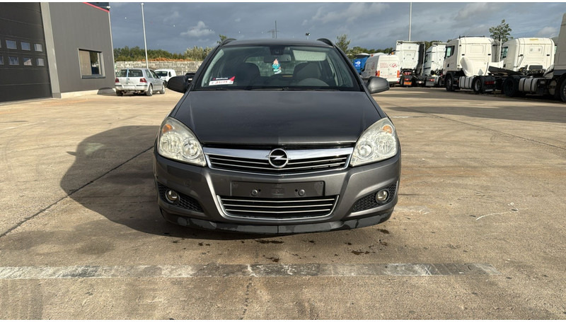 Opel Astra (BELGIAN CAR / VOITURE BELGE) - Autó: 2 kép. Opel Astra (BELGIAN CAR / VOITURE BELGE) - Autó: 2 kép.