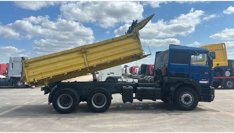 Renault G 330 Manager (GRAND PONT / LAMES / POMPE MANUELLE / MANUAL PUMP) - Billenőplatós teherautó: 2 kép. Renault G 330 Manager (GRAND PONT / LAMES / POMPE MANUELLE / MANUAL PUMP) - Billenőplatós teherautó: 2 kép.
