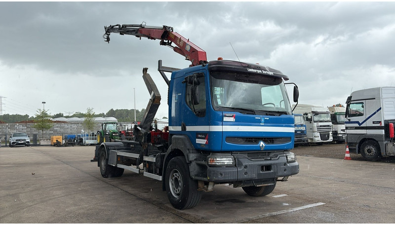 Renault KERAX 420 (HMF 1683 K2 / BE TRUCK / LAMES / GRAND PONT / BOITE MANUELLE) - Horgos rakodó teherautó, Darus autó: 4 kép. Renault KERAX 420 (HMF 1683 K2 / BE TRUCK / LAMES / GRAND PONT / BOITE MANUELLE) - Horgos rakodó teherautó, Darus autó: 4 kép.