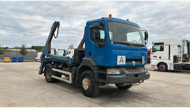 Renault KERAX (GRAND PONT / LAMES / PROPRE / BOITE MANUELLE / STEEL SUSP.) - Konténerszállító: 3 kép. Renault KERAX (GRAND PONT / LAMES / PROPRE / BOITE MANUELLE / STEEL SUSP.) - Konténerszállító: 3 kép.