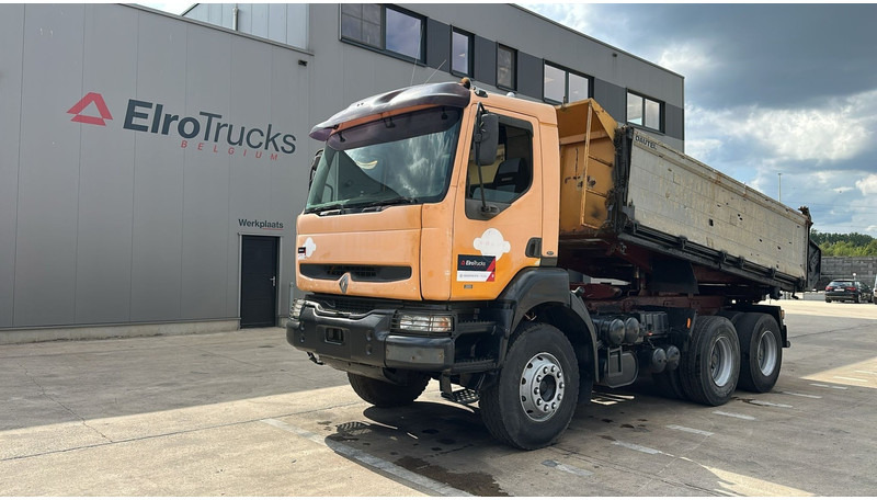 Renault Kerax 385 (POMPE MANUELLE / MANUAL PUMP / 6X4 / LAMES / GRAND PONT) - Billenőplatós teherautó: 1 kép. Renault Kerax 385 (POMPE MANUELLE / MANUAL PUMP / 6X4 / LAMES / GRAND PONT) - Billenőplatós teherautó: 1 kép.