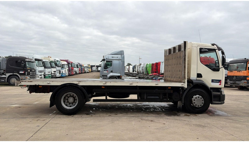 Renault Midlum 270 (18 TONNES / BOITE MANUELLE / MANUAL GEARBOX / GOOD CONDITION) - Platós teherautó: 4 kép. Renault Midlum 270 (18 TONNES / BOITE MANUELLE / MANUAL GEARBOX / GOOD CONDITION) - Platós teherautó: 4 kép.