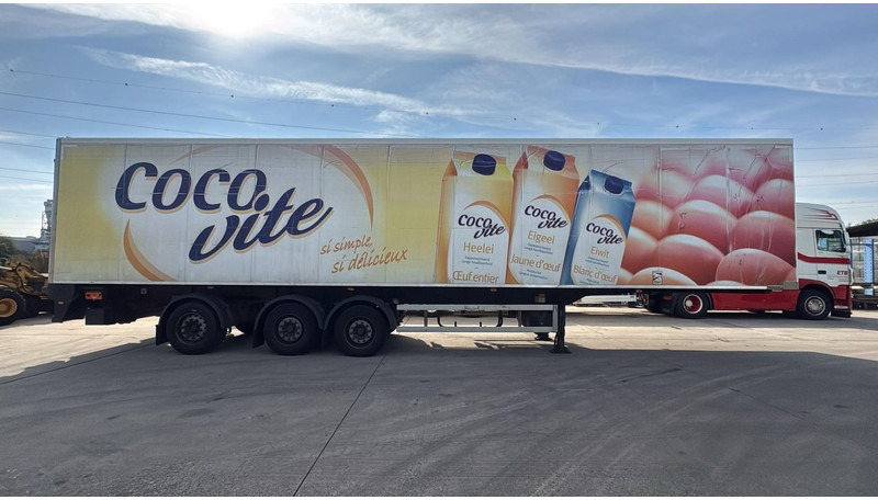 Renders CARRIER FRIGO (CARRIER VECTOR 1950 / BELGIAN TRAILER / LIFT / STEER AXLE / 3276H) - Félpótkocsi hűtős: 4 kép. Renders CARRIER FRIGO (CARRIER VECTOR 1950 / BELGIAN TRAILER / LIFT / STEER AXLE / 3276H) - Félpótkocsi hűtős: 4 kép.