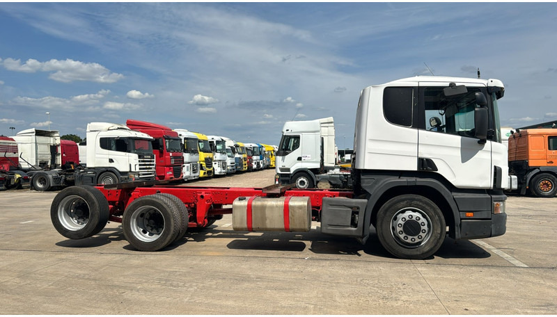 Scania 124 - 400 (MANUAL GEARBOX / MANUAL PUMP / 6X2) - Alvaz teherautó: 5 kép. Scania 124 - 400 (MANUAL GEARBOX / MANUAL PUMP / 6X2) - Alvaz teherautó: 5 kép.