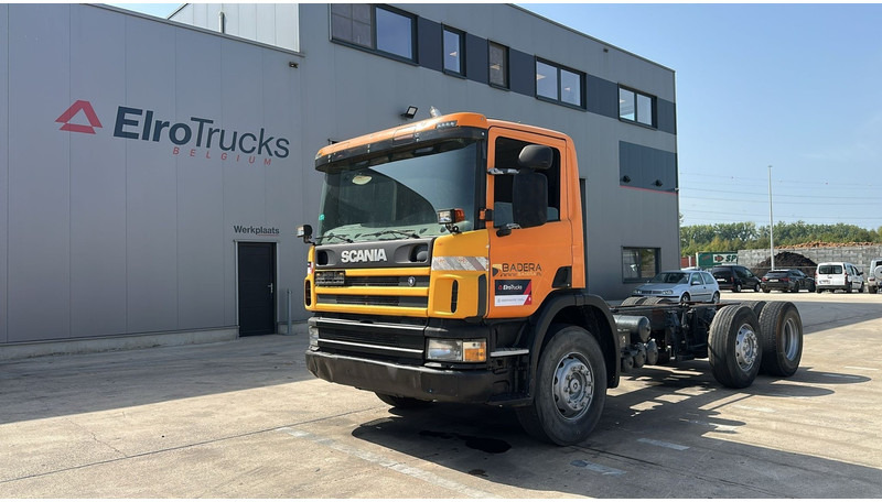 Scania 94 G (MANUAL PUMP / POMPE MANUELLE / BOITE MANUELLE / MANUAL GEARBOX) - Alvaz teherautó: 1 kép. Scania 94 G (MANUAL PUMP / POMPE MANUELLE / BOITE MANUELLE / MANUAL GEARBOX) - Alvaz teherautó: 1 kép.