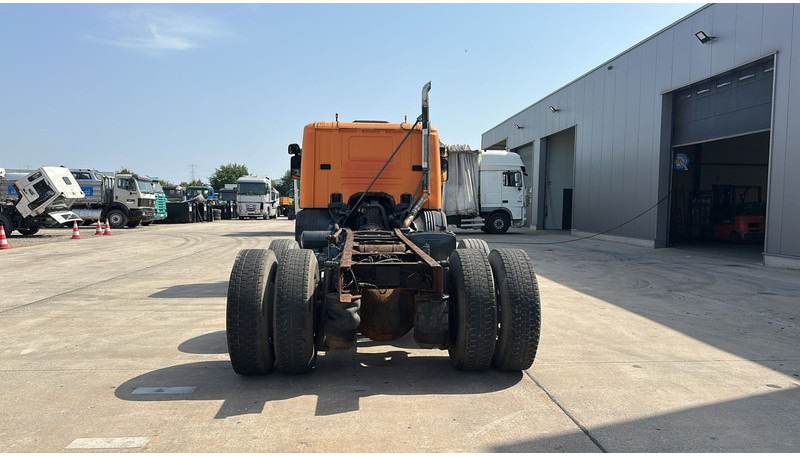 Scania 94 G (MANUAL PUMP / POMPE MANUELLE / BOITE MANUELLE / MANUAL GEARBOX) - Alvaz teherautó: 5 kép. Scania 94 G (MANUAL PUMP / POMPE MANUELLE / BOITE MANUELLE / MANUAL GEARBOX) - Alvaz teherautó: 5 kép.