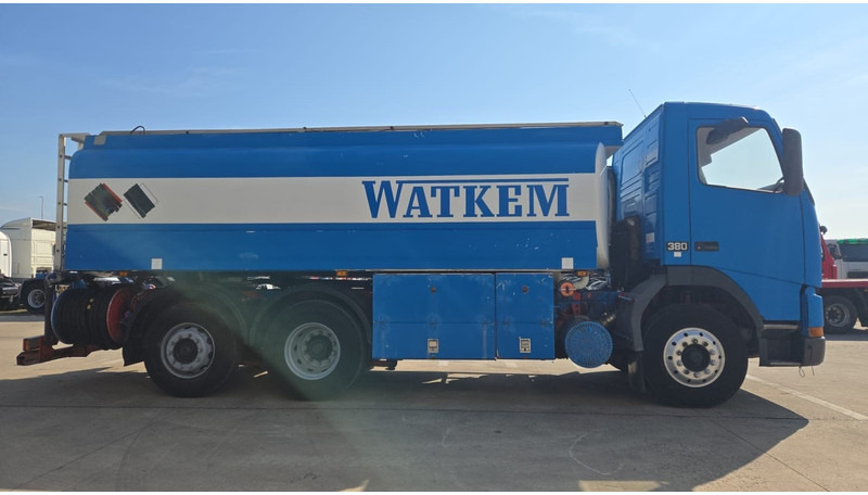 Volvo FH 12.380 (20.100 LITERS / PARFAIT ETAT / TOP CONDITION !!! / 6X2 / BOITE MANUELLE) - Tartályos teherautó: 4 kép. Volvo FH 12.380 (20.100 LITERS / PARFAIT ETAT / TOP CONDITION !!! / 6X2 / BOITE MANUELLE) - Tartályos teherautó: 4 kép.