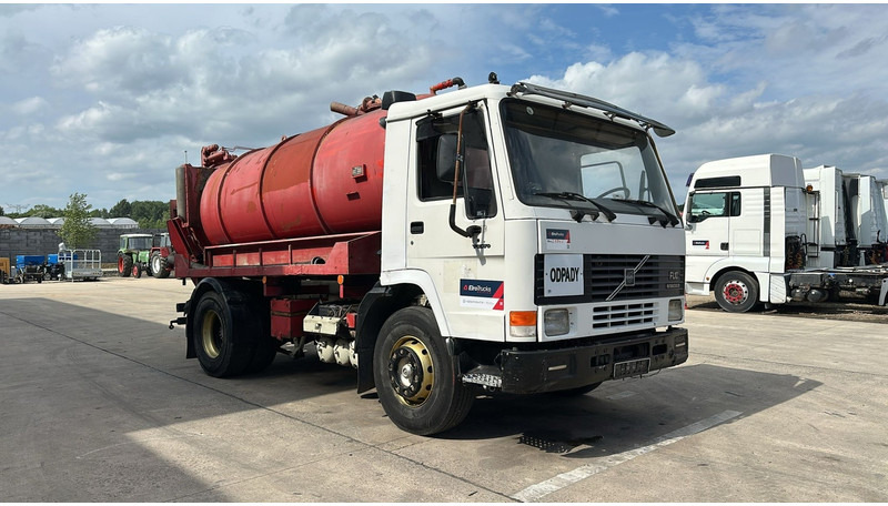 Volvo FL 10 - 280 (12.000L / POMPE MANUELLE / MANUAL PUMP / BOITE MANUELLE / MANUAL GEARBOX) - Szippantós autó: 3 kép. Volvo FL 10 - 280 (12.000L / POMPE MANUELLE / MANUAL PUMP / BOITE MANUELLE / MANUAL GEARBOX) - Szippantós autó: 3 kép.