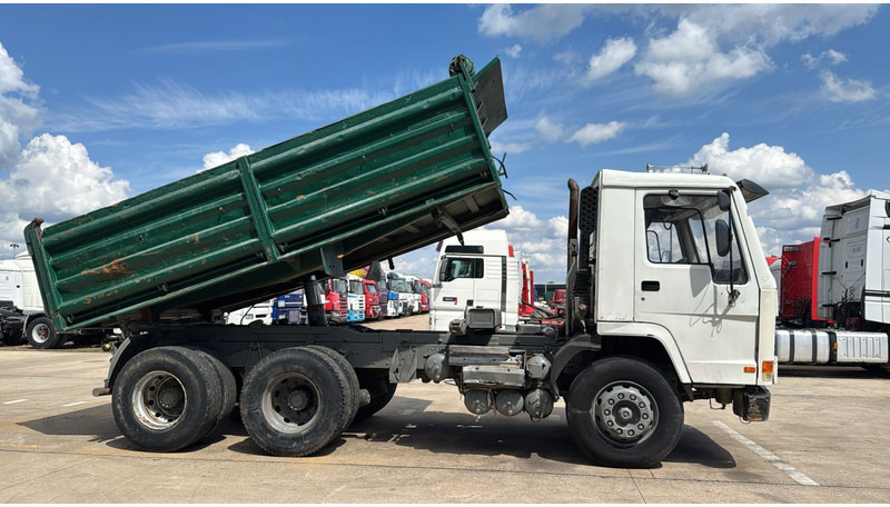 Volvo FL 10 - 280 (LAMES / POMPE MANUELLE / MANUAL PUMP / 6X4 / STEEL SUSP.) - Billenőplatós teherautó: 3 kép. Volvo FL 10 - 280 (LAMES / POMPE MANUELLE / MANUAL PUMP / 6X4 / STEEL SUSP.) - Billenőplatós teherautó: 3 kép.